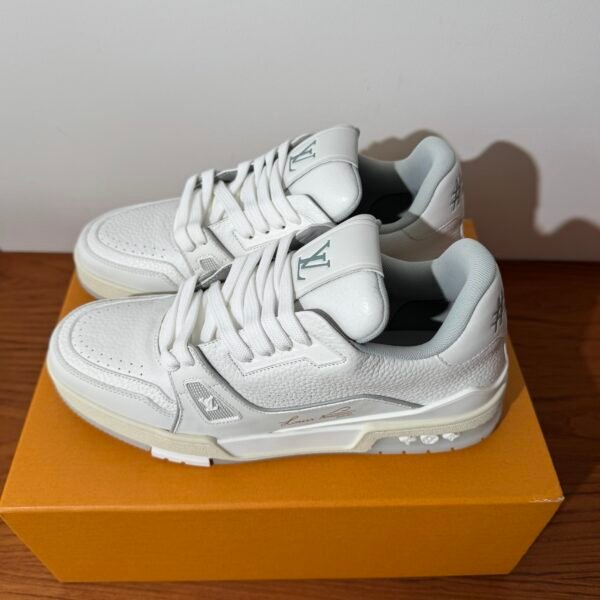 Classical Design Sneaker - Image 4