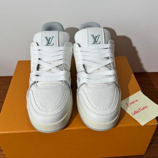 Classical Design Sneaker - Image 2