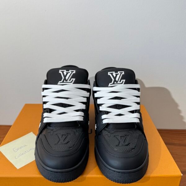 Classical Design Sneaker - Image 5