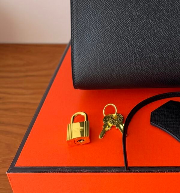 Classical Leather Bag - Image 8